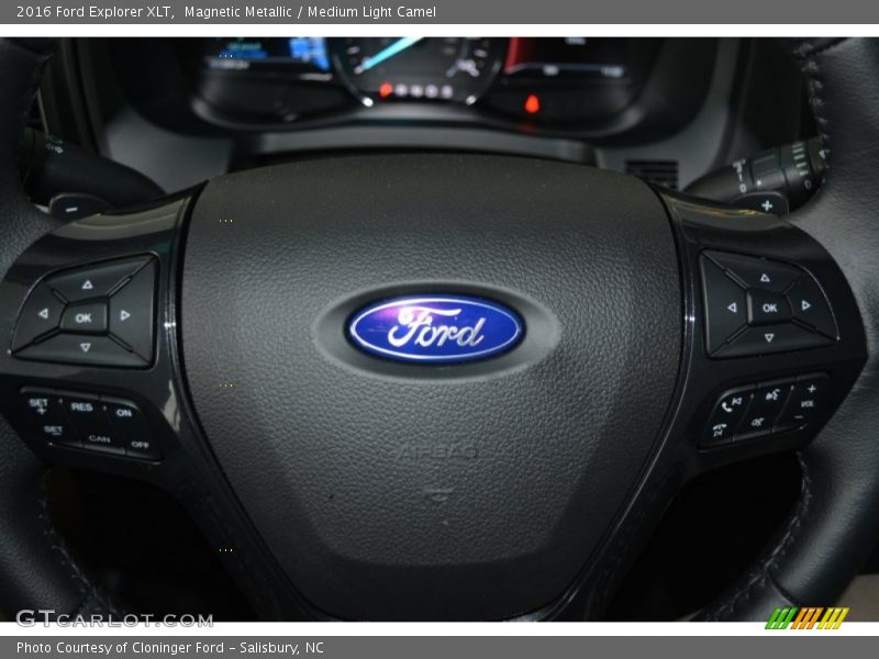 Magnetic Metallic / Medium Light Camel 2016 Ford Explorer XLT