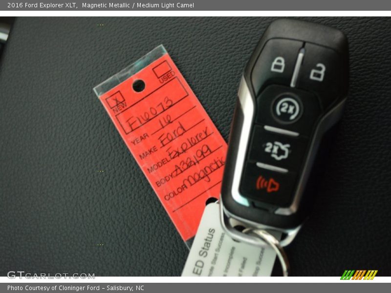 Magnetic Metallic / Medium Light Camel 2016 Ford Explorer XLT