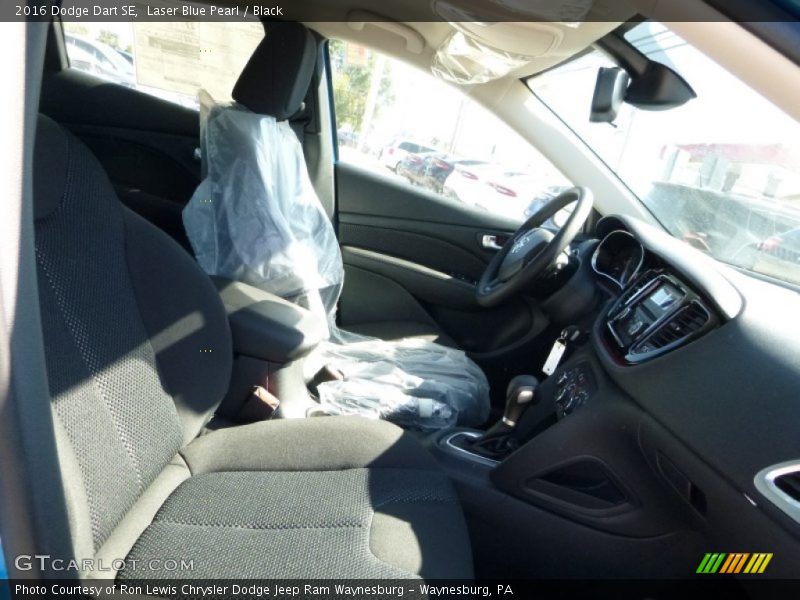 Laser Blue Pearl / Black 2016 Dodge Dart SE
