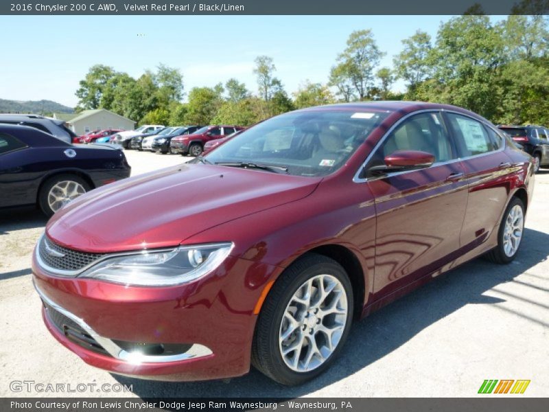 Front 3/4 View of 2016 200 C AWD