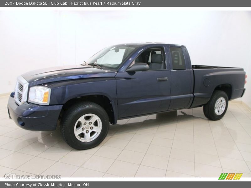 Front 3/4 View of 2007 Dakota SLT Club Cab