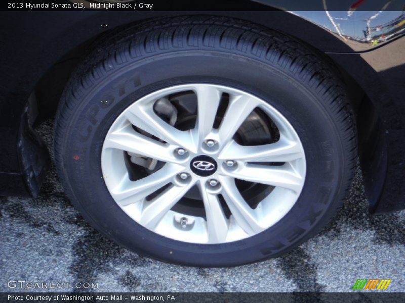 Midnight Black / Gray 2013 Hyundai Sonata GLS