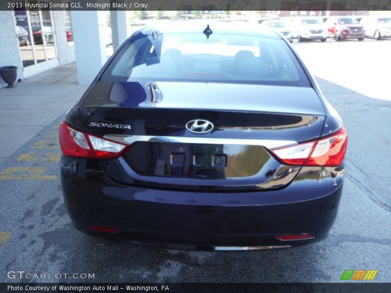 Midnight Black / Gray 2013 Hyundai Sonata GLS