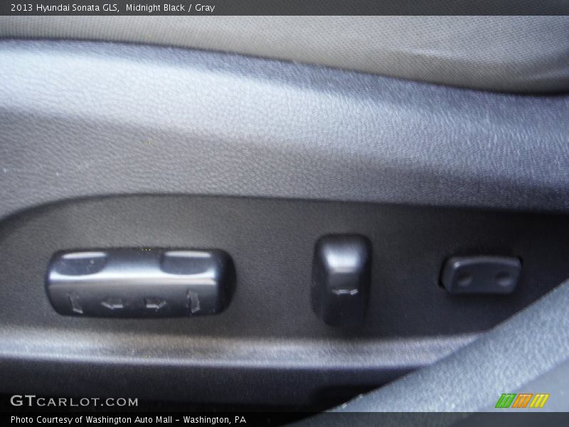 Midnight Black / Gray 2013 Hyundai Sonata GLS
