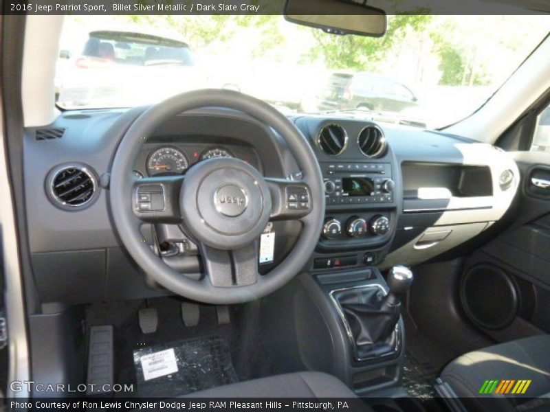 Dashboard of 2016 Patriot Sport
