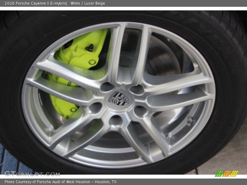  2016 Cayenne S E-Hybrid Wheel