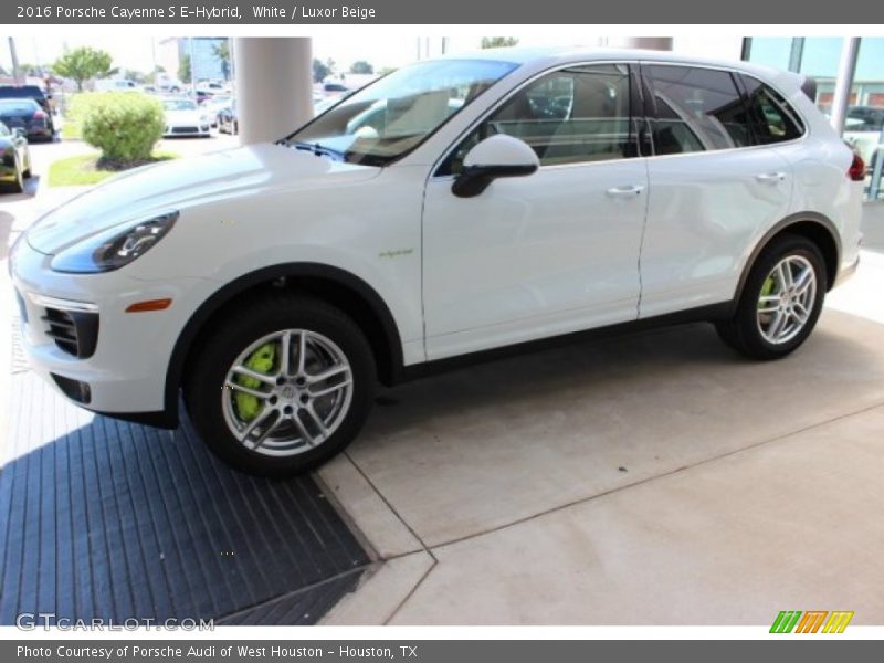  2016 Cayenne S E-Hybrid White