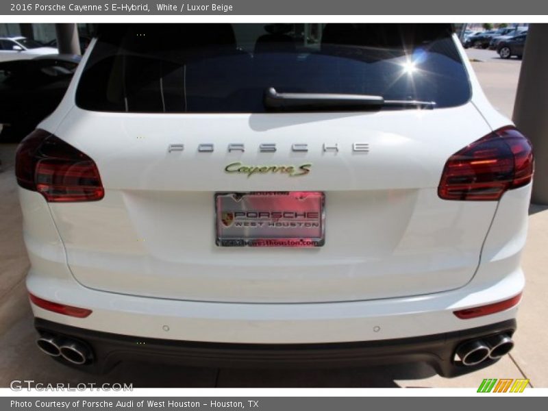 White / Luxor Beige 2016 Porsche Cayenne S E-Hybrid