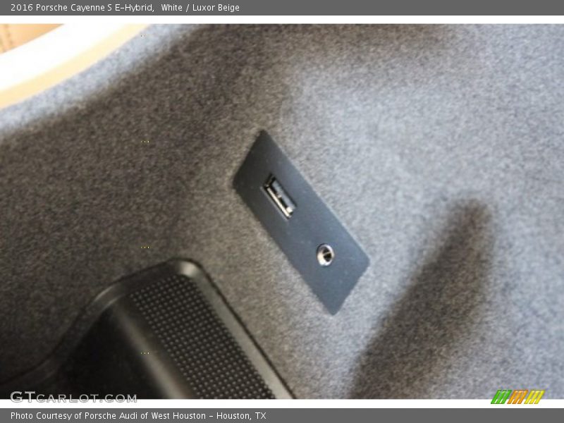 White / Luxor Beige 2016 Porsche Cayenne S E-Hybrid