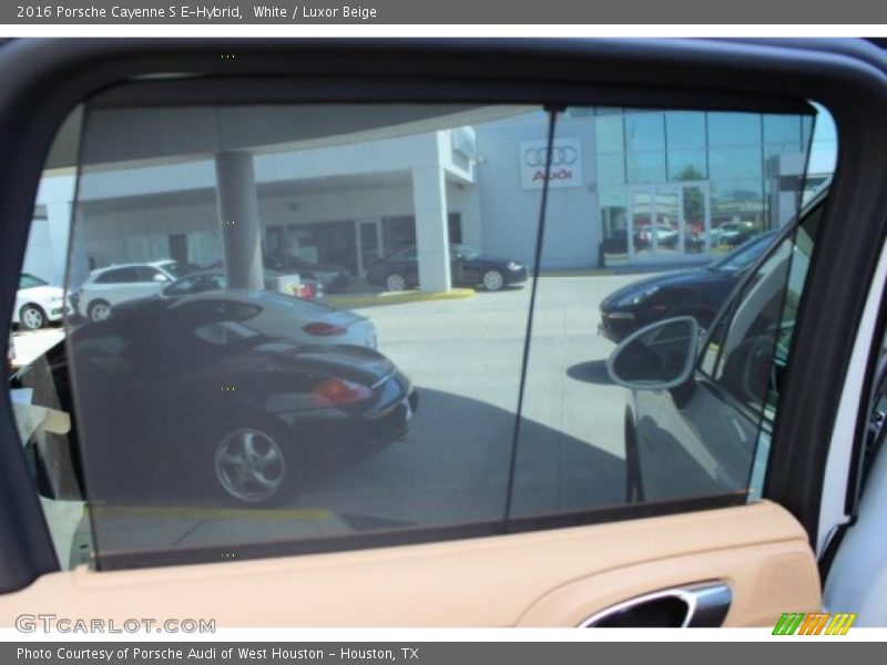 White / Luxor Beige 2016 Porsche Cayenne S E-Hybrid