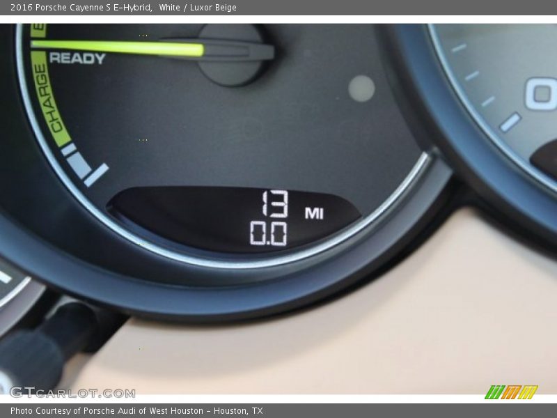 White / Luxor Beige 2016 Porsche Cayenne S E-Hybrid