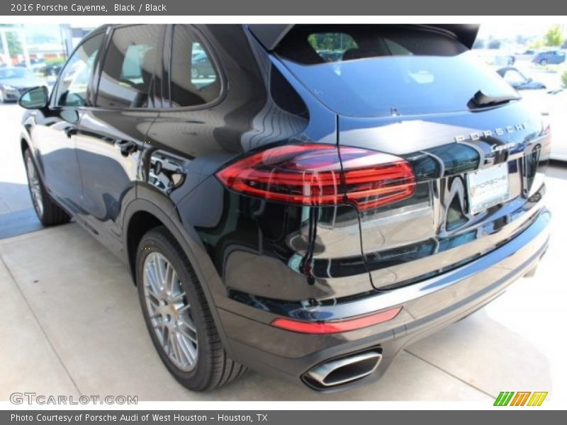 Black / Black 2016 Porsche Cayenne
