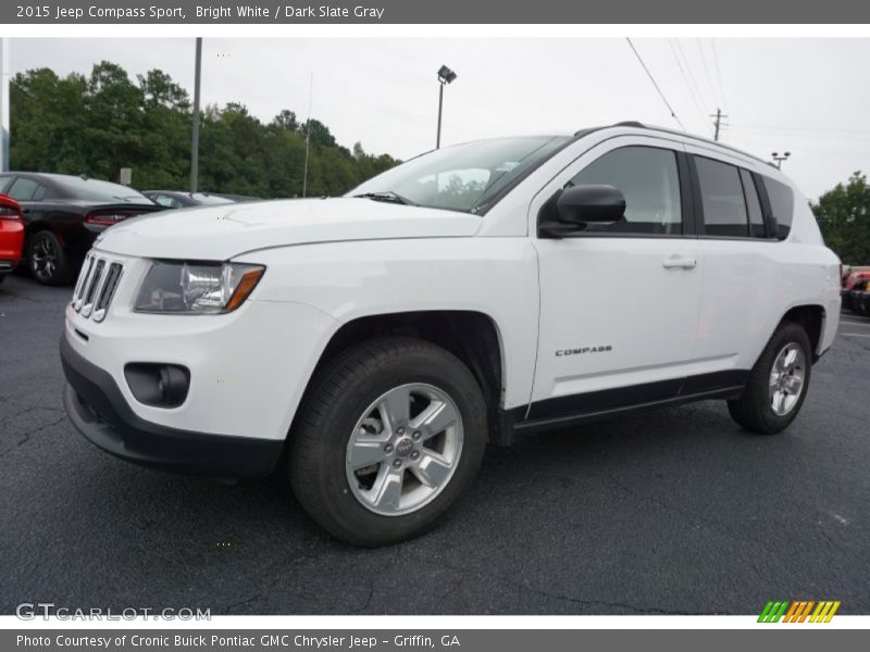 Front 3/4 View of 2015 Compass Sport