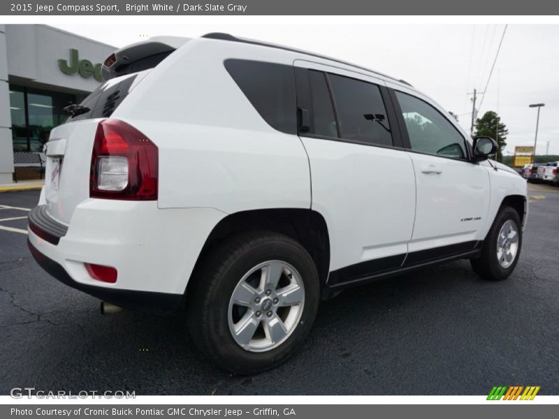 Bright White / Dark Slate Gray 2015 Jeep Compass Sport