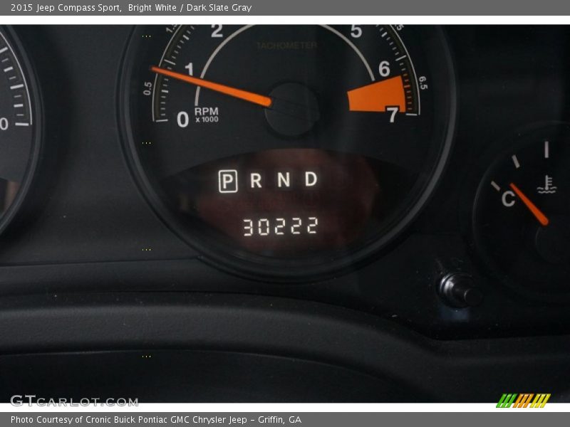 Bright White / Dark Slate Gray 2015 Jeep Compass Sport