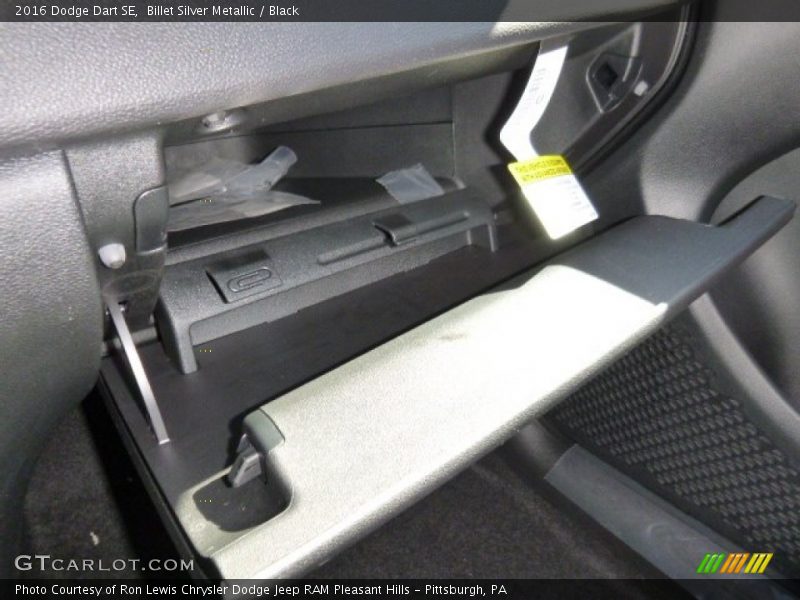 Billet Silver Metallic / Black 2016 Dodge Dart SE