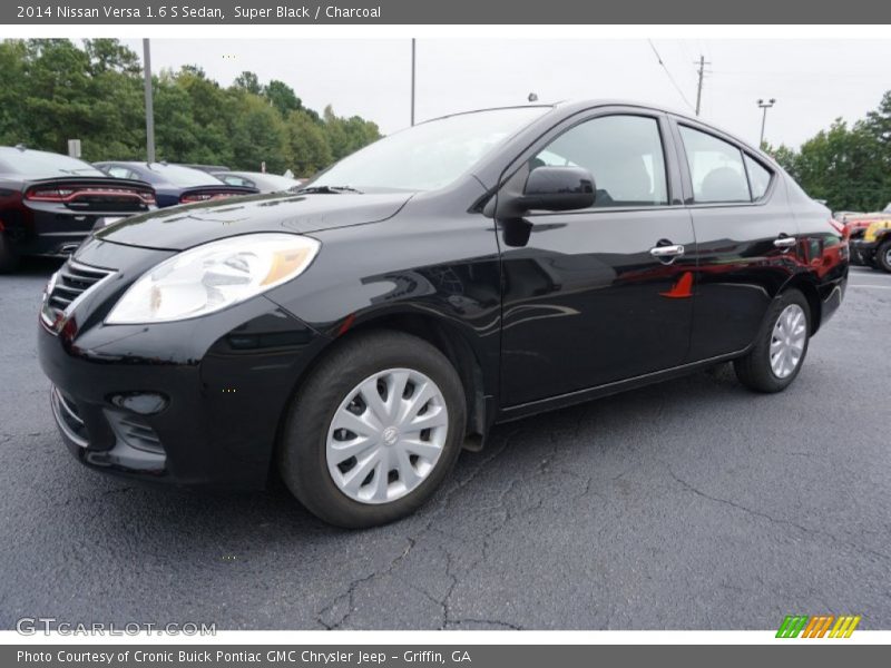 Super Black / Charcoal 2014 Nissan Versa 1.6 S Sedan