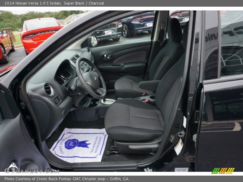 Super Black / Charcoal 2014 Nissan Versa 1.6 S Sedan