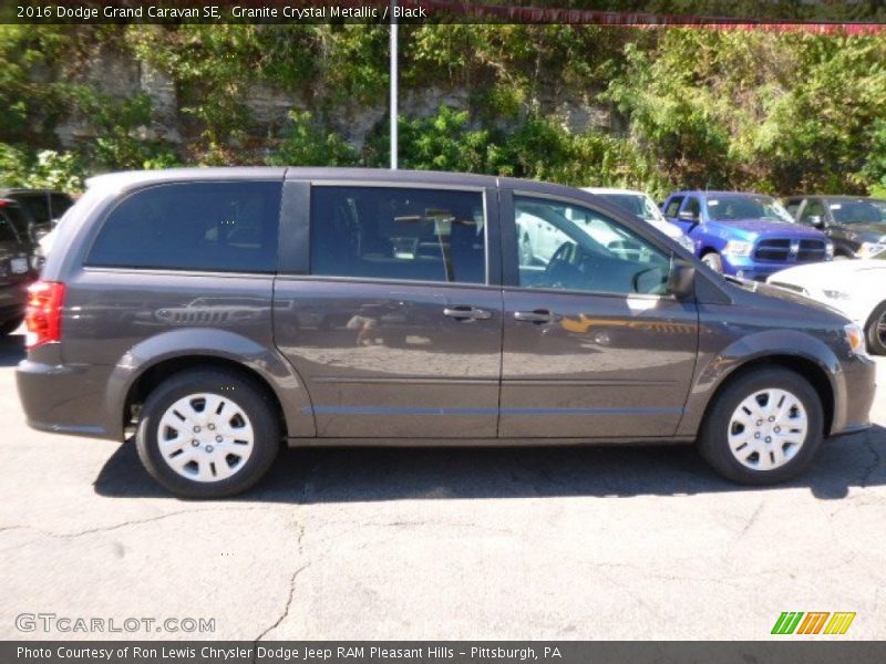 Granite Crystal Metallic / Black 2016 Dodge Grand Caravan SE