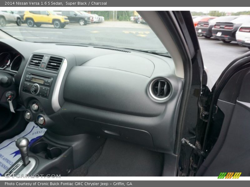 Super Black / Charcoal 2014 Nissan Versa 1.6 S Sedan