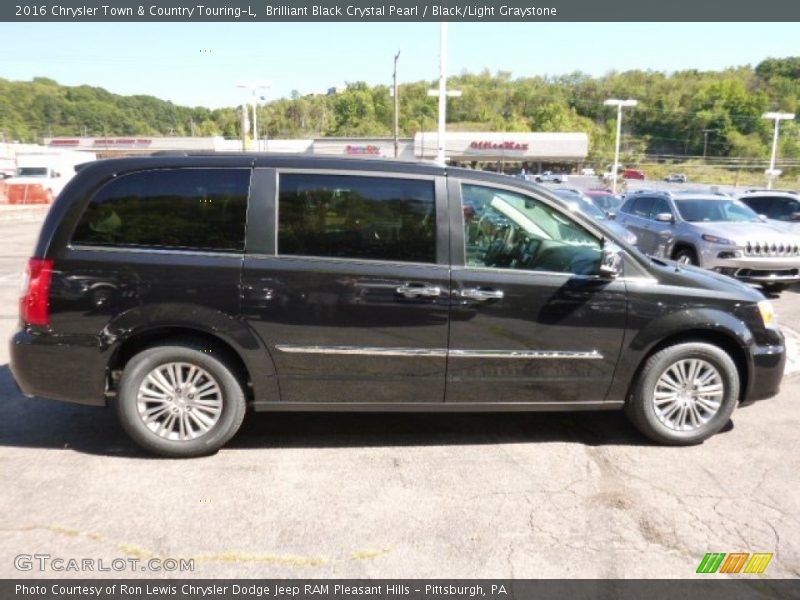 Brilliant Black Crystal Pearl / Black/Light Graystone 2016 Chrysler Town & Country Touring-L