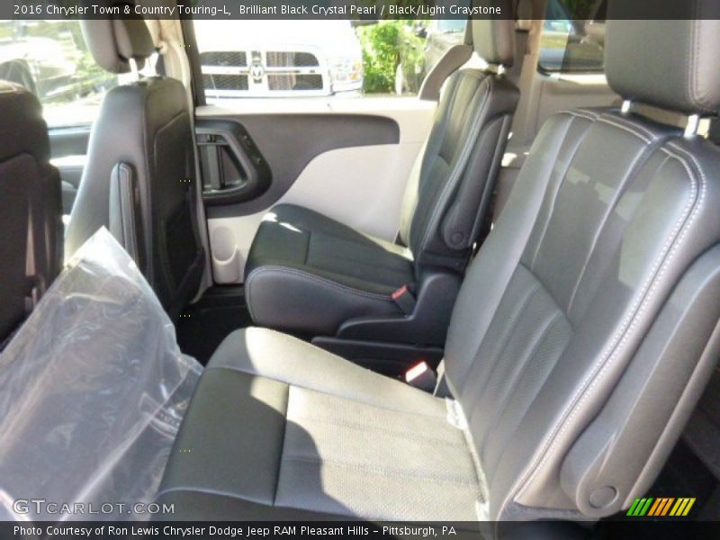 Brilliant Black Crystal Pearl / Black/Light Graystone 2016 Chrysler Town & Country Touring-L