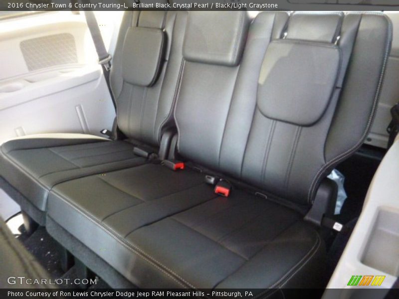 Brilliant Black Crystal Pearl / Black/Light Graystone 2016 Chrysler Town & Country Touring-L
