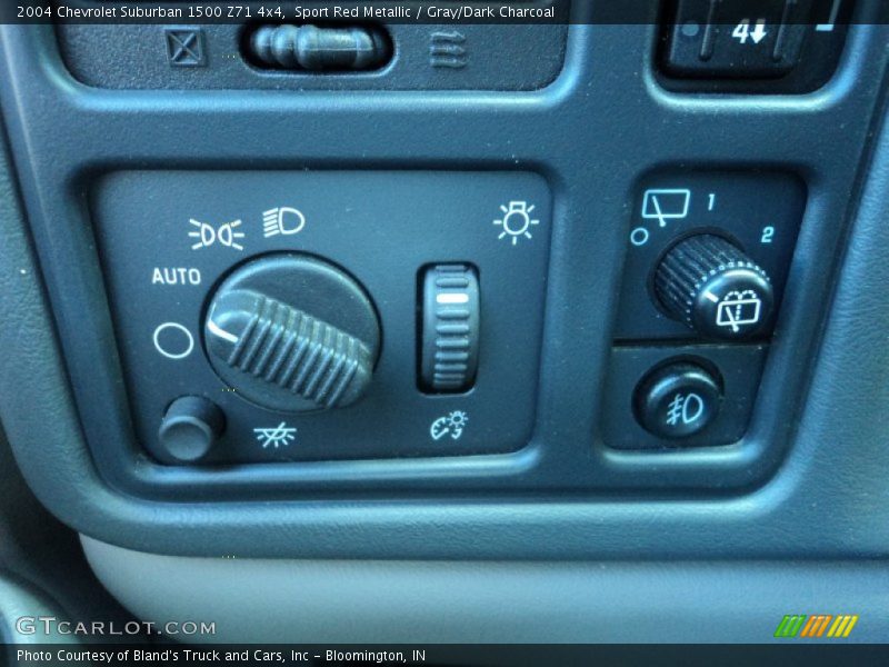 Sport Red Metallic / Gray/Dark Charcoal 2004 Chevrolet Suburban 1500 Z71 4x4