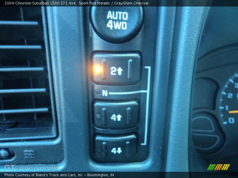 Sport Red Metallic / Gray/Dark Charcoal 2004 Chevrolet Suburban 1500 Z71 4x4