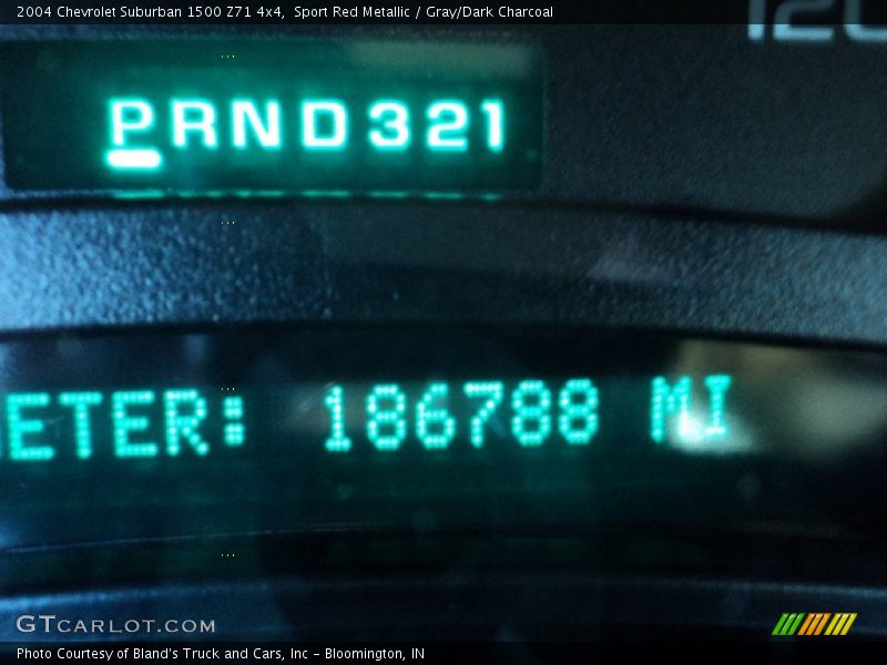 Sport Red Metallic / Gray/Dark Charcoal 2004 Chevrolet Suburban 1500 Z71 4x4