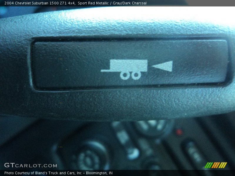 Sport Red Metallic / Gray/Dark Charcoal 2004 Chevrolet Suburban 1500 Z71 4x4