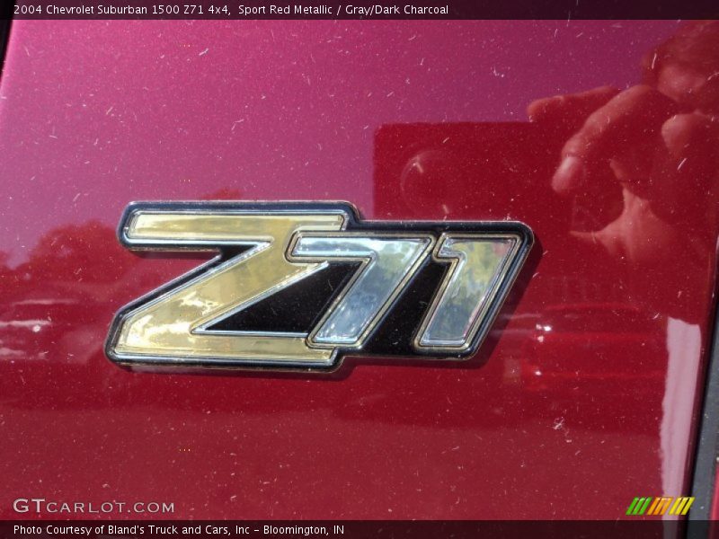 Sport Red Metallic / Gray/Dark Charcoal 2004 Chevrolet Suburban 1500 Z71 4x4