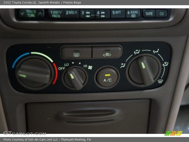 Controls of 2002 Corolla LE