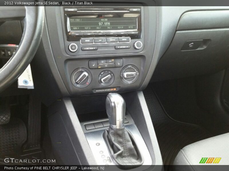 Black / Titan Black 2012 Volkswagen Jetta SE Sedan