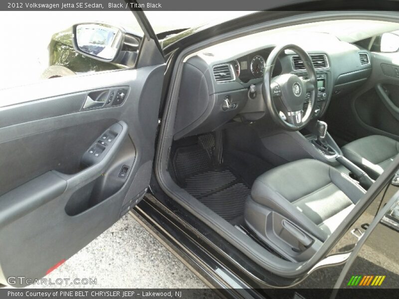 Black / Titan Black 2012 Volkswagen Jetta SE Sedan