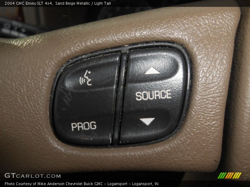 Sand Beige Metallic / Light Tan 2004 GMC Envoy SLT 4x4