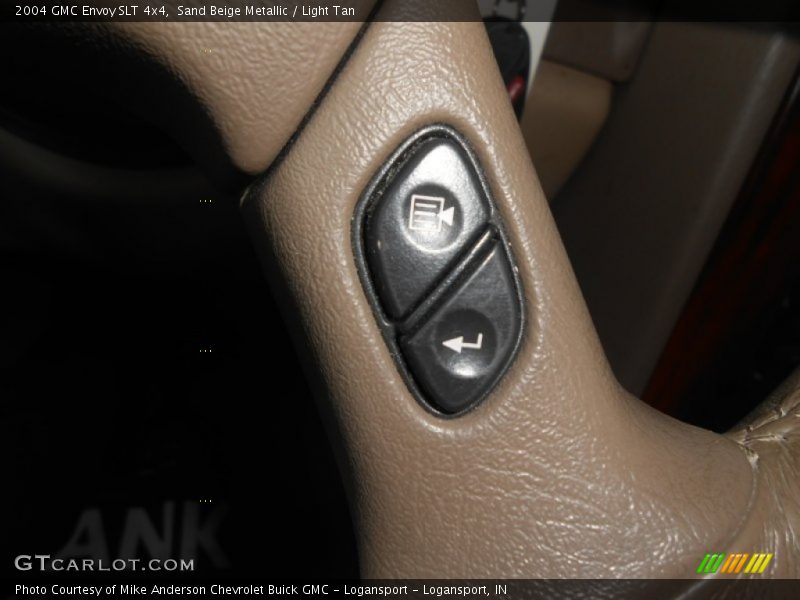 Sand Beige Metallic / Light Tan 2004 GMC Envoy SLT 4x4