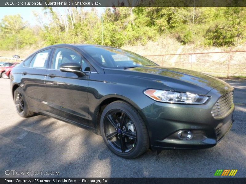 Front 3/4 View of 2016 Fusion SE