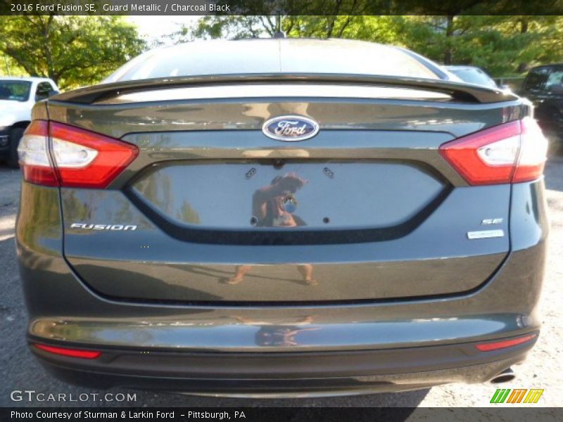 Guard Metallic / Charcoal Black 2016 Ford Fusion SE