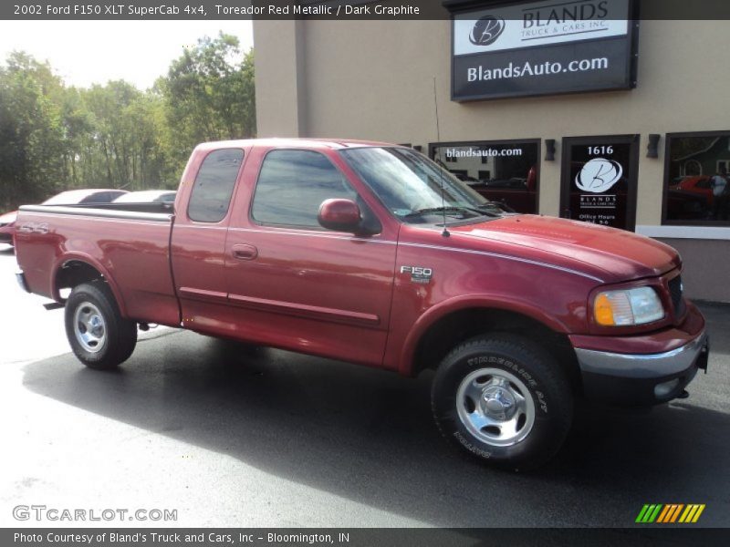 Toreador Red Metallic / Dark Graphite 2002 Ford F150 XLT SuperCab 4x4