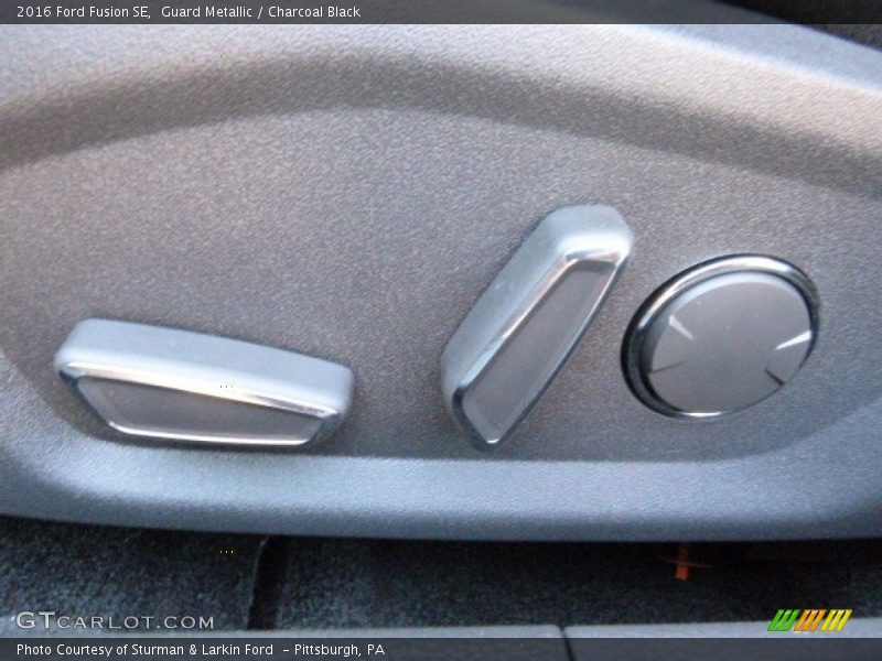Guard Metallic / Charcoal Black 2016 Ford Fusion SE