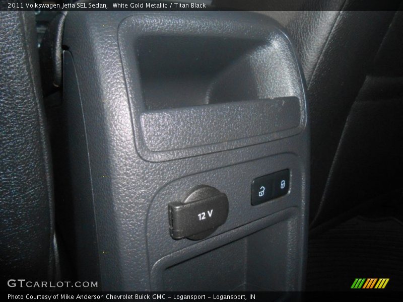 White Gold Metallic / Titan Black 2011 Volkswagen Jetta SEL Sedan