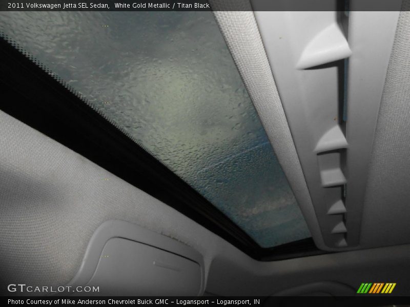 White Gold Metallic / Titan Black 2011 Volkswagen Jetta SEL Sedan