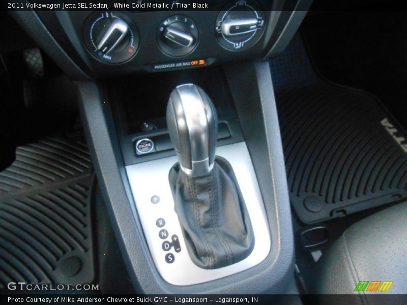 White Gold Metallic / Titan Black 2011 Volkswagen Jetta SEL Sedan