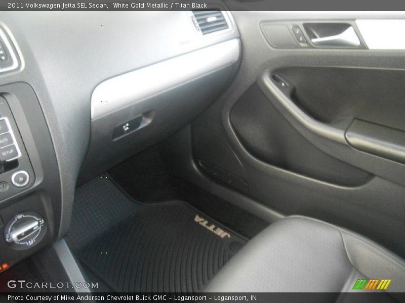 White Gold Metallic / Titan Black 2011 Volkswagen Jetta SEL Sedan