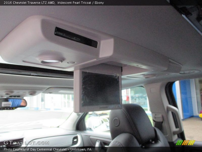 Iridescent Pearl Tricoat / Ebony 2016 Chevrolet Traverse LTZ AWD