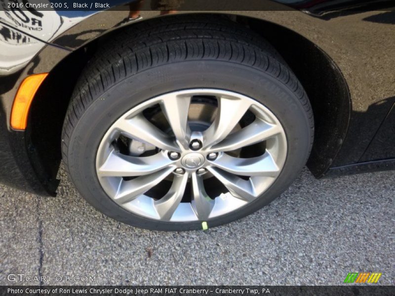 Black / Black 2016 Chrysler 200 S