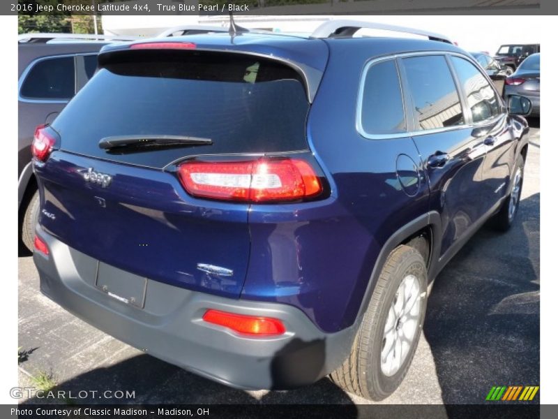  2016 Cherokee Latitude 4x4 True Blue Pearl