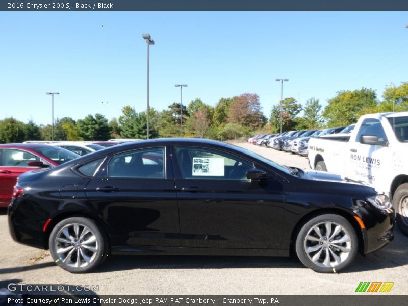  2016 200 S Black