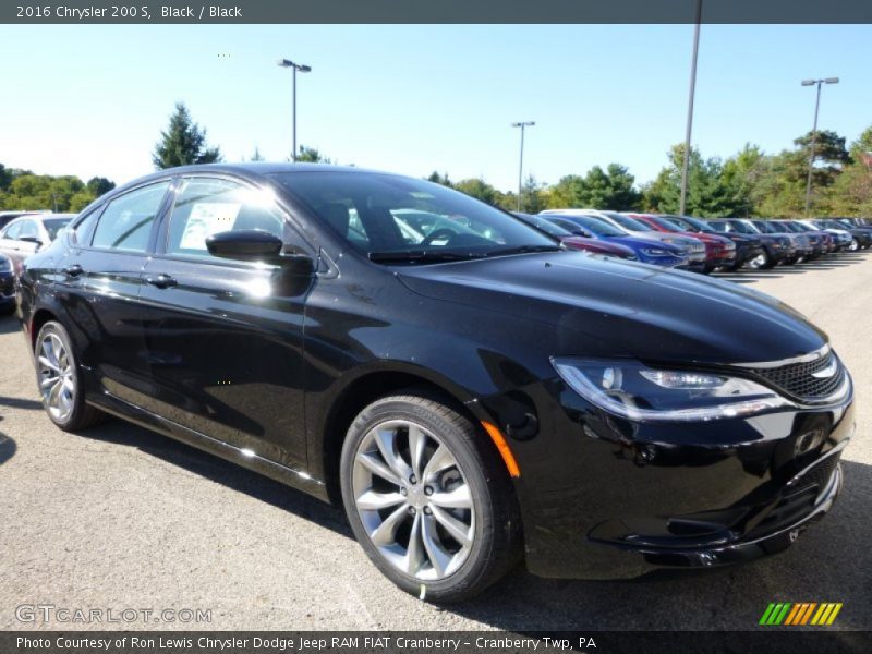 Front 3/4 View of 2016 200 S